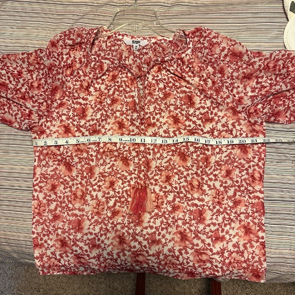 BB Dakota by Steve Madden Red/Pink Floral V Neck Peasant Top Women’s Medium - Picture 14 of 16